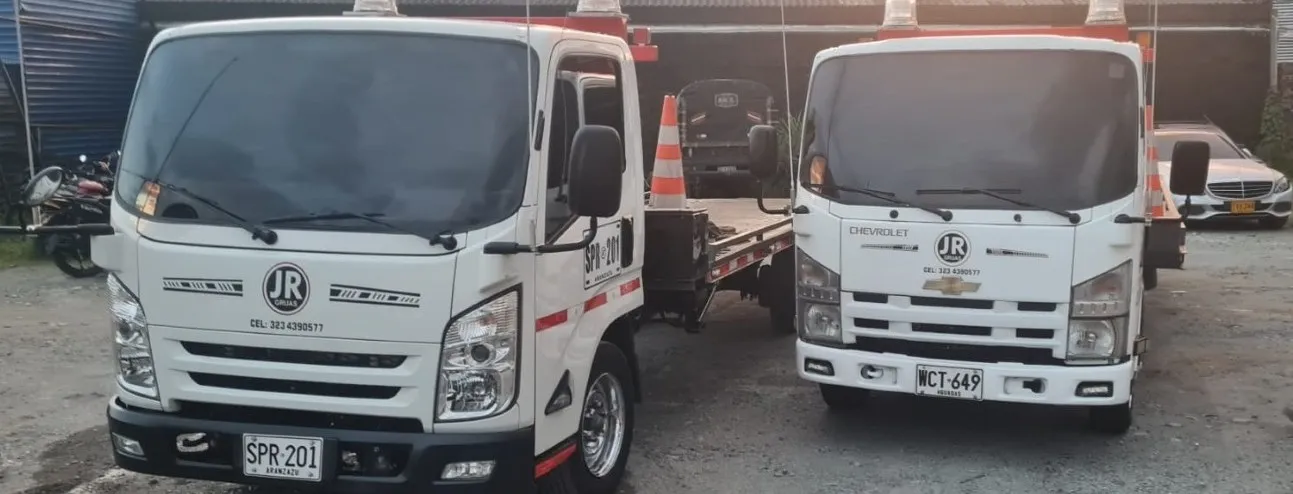 Grúa de rescate en autopista del Eje Cafetero
